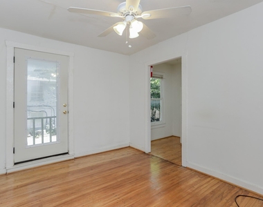 1826 1/2 W Main Street - Photo Thumbnail 4