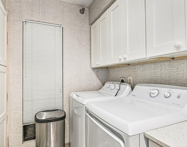7700 Seawall Boulevard - Photo Thumbnail 18