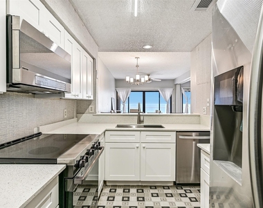 7700 Seawall Boulevard - Photo Thumbnail 15