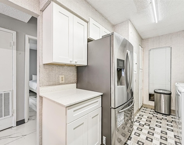 7700 Seawall Boulevard - Photo Thumbnail 17