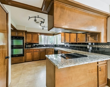 12910 Ivyforest Drive - Photo Thumbnail 6