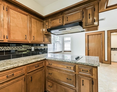 12910 Ivyforest Drive - Photo Thumbnail 10