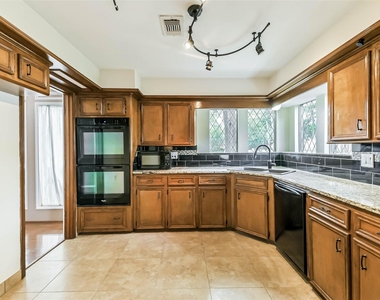 12910 Ivyforest Drive - Photo Thumbnail 7