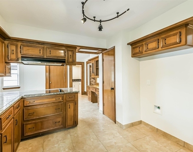 12910 Ivyforest Drive - Photo Thumbnail 9