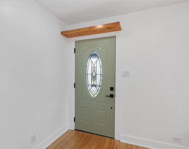 320 Coronado Street - Photo Thumbnail 5