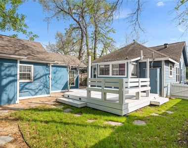 320 Coronado Street - Photo Thumbnail 25