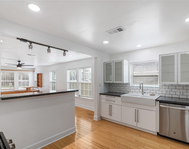 320 Coronado Street - Photo Thumbnail 19