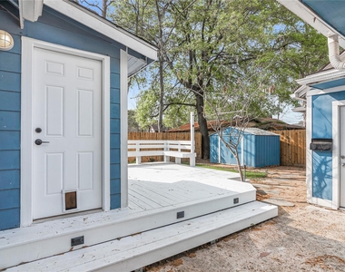 320 Coronado Street - Photo Thumbnail 23