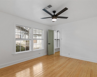 320 Coronado Street - Photo Thumbnail 13