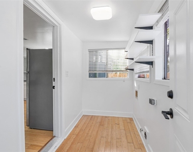 320 Coronado Street - Photo Thumbnail 22