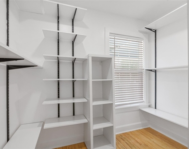 320 Coronado Street - Photo Thumbnail 15