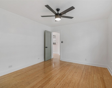 320 Coronado Street - Photo Thumbnail 14