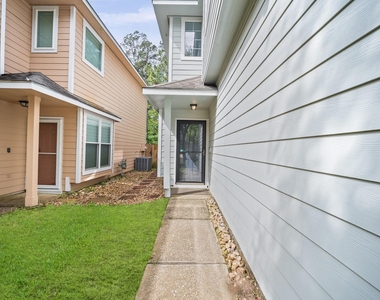 35 Ledgestone Place - Photo Thumbnail 3