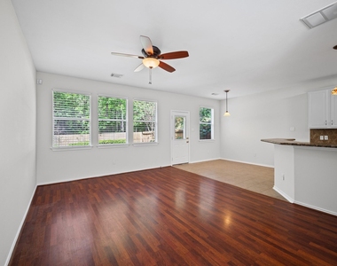 35 Ledgestone Place - Photo Thumbnail 5