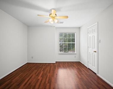 35 Ledgestone Place - Photo Thumbnail 13