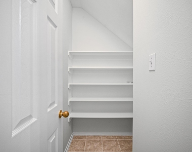 35 Ledgestone Place - Photo Thumbnail 9