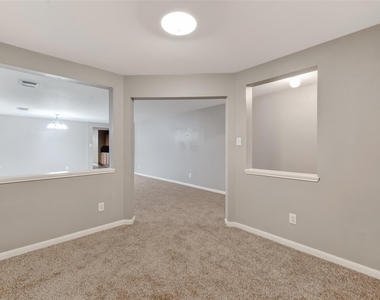 9219 Pinderfield Ct - Photo Thumbnail 3