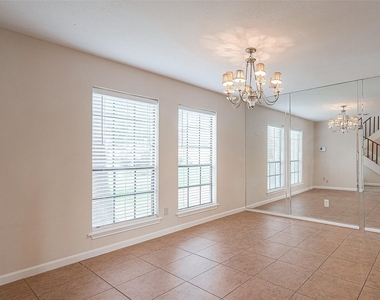 703 Turtle Creek Drive - Photo Thumbnail 4