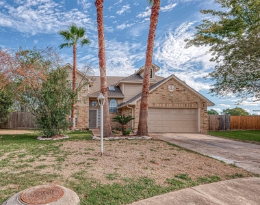 703 Turtle Creek Drive - Photo Thumbnail 3