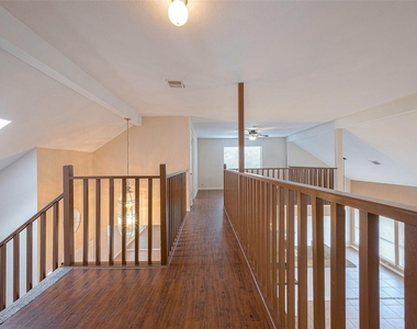 703 Turtle Creek Drive - Photo Thumbnail 8