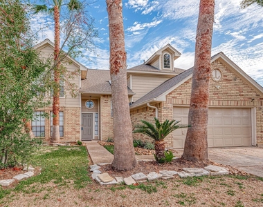 703 Turtle Creek Drive - Photo Thumbnail 2