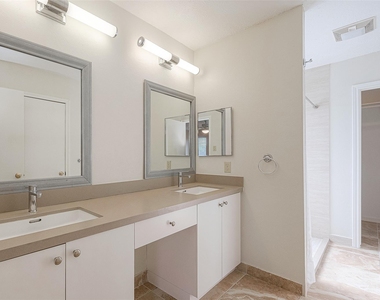 703 Turtle Creek Drive - Photo Thumbnail 12