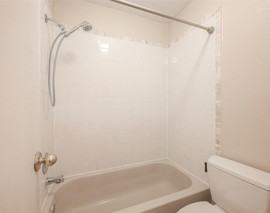 703 Turtle Creek Drive - Photo Thumbnail 16