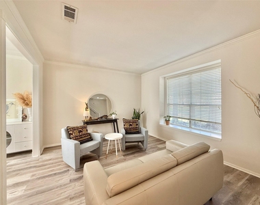 2 Twin Feather Place - Photo Thumbnail 7