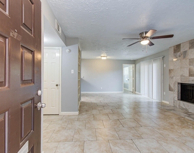 10555 Turtlewood Court - Photo Thumbnail 7