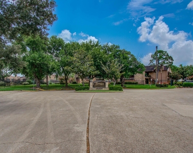 10555 Turtlewood Court - Photo Thumbnail 30