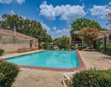 10555 Turtlewood Court - Photo Thumbnail 24