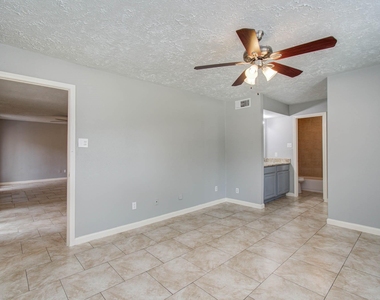 10555 Turtlewood Court - Photo Thumbnail 21