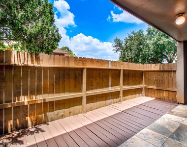 10555 Turtlewood Court - Photo Thumbnail 4