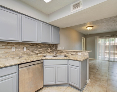 10555 Turtlewood Court - Photo Thumbnail 15