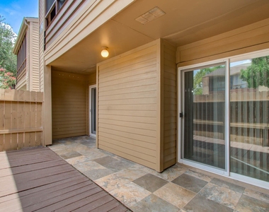 10555 Turtlewood Court - Photo Thumbnail 5