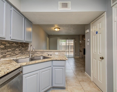 10555 Turtlewood Court - Photo Thumbnail 18