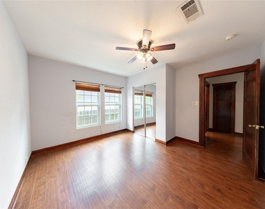 1229 W 21st Street - Photo Thumbnail 14