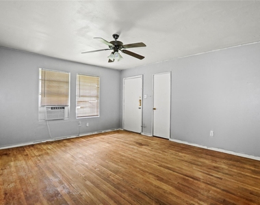 5515 Flamingo Drive - Photo Thumbnail 6