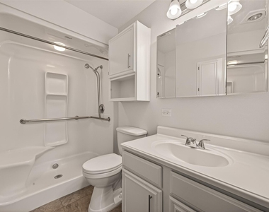 7575 Willow Chase Blvd - Photo Thumbnail 2