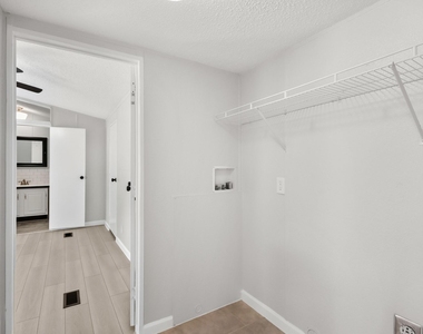 25494 Deepwood Drive - Photo Thumbnail 20