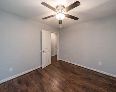 1907 Ashford Hollow Lane - Photo Thumbnail 19