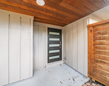 1907 Ashford Hollow Lane - Photo Thumbnail 8
