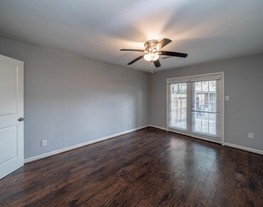 1907 Ashford Hollow Lane - Photo Thumbnail 20