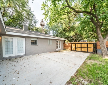 1907 Ashford Hollow Lane - Photo Thumbnail 1