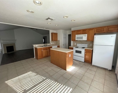 3314 Falcon Trail Drive - Photo Thumbnail 3