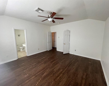 3314 Falcon Trail Drive - Photo Thumbnail 6