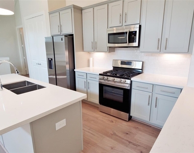 2980 Alice Street - Photo Thumbnail 4