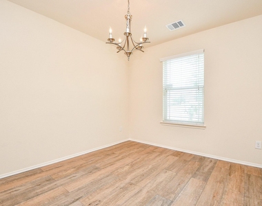 5327 Stonegate Drive - Photo Thumbnail 6