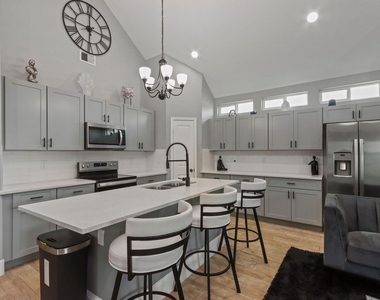 5607 Bacher Street - Photo Thumbnail 4