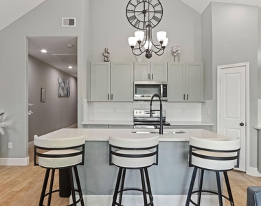 5607 Bacher Street - Photo Thumbnail 2